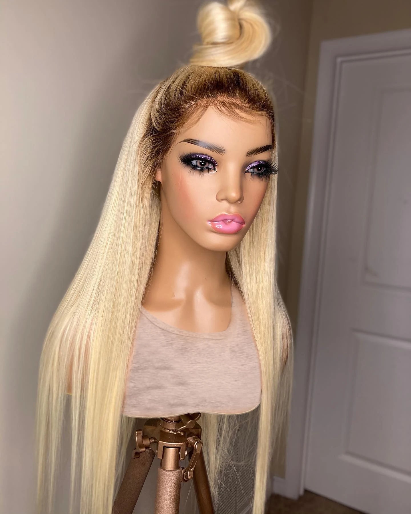 613 Transparent 13x4 HD Honey Blonde Frontal Straight Preplucked Human Hair Wig 13x4 Lace Front Wigs For Women 4x4 Glueless Wigs